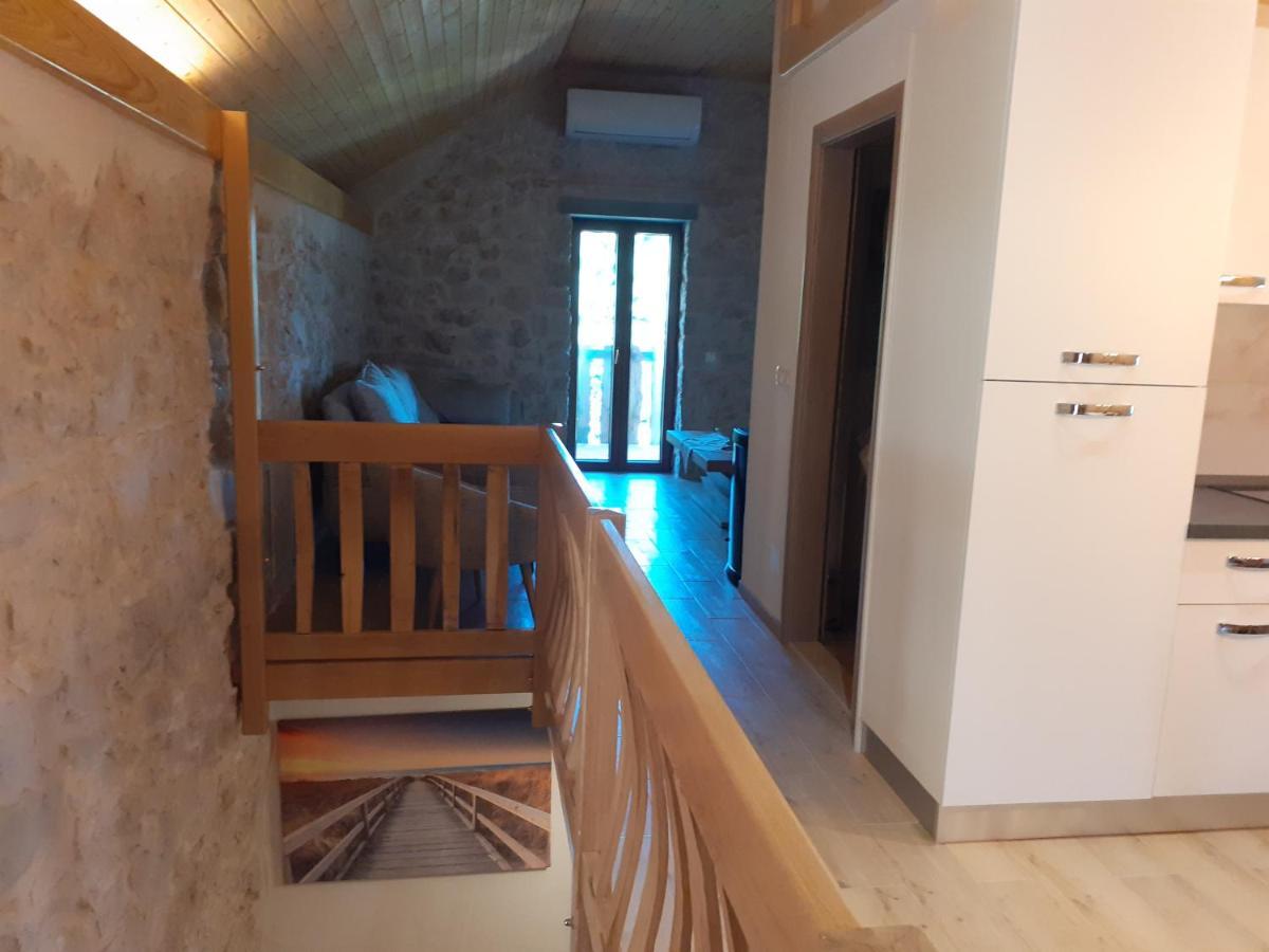 Patakun Holiday Home For 5, With Heated Pool Lecevica Exterior photo