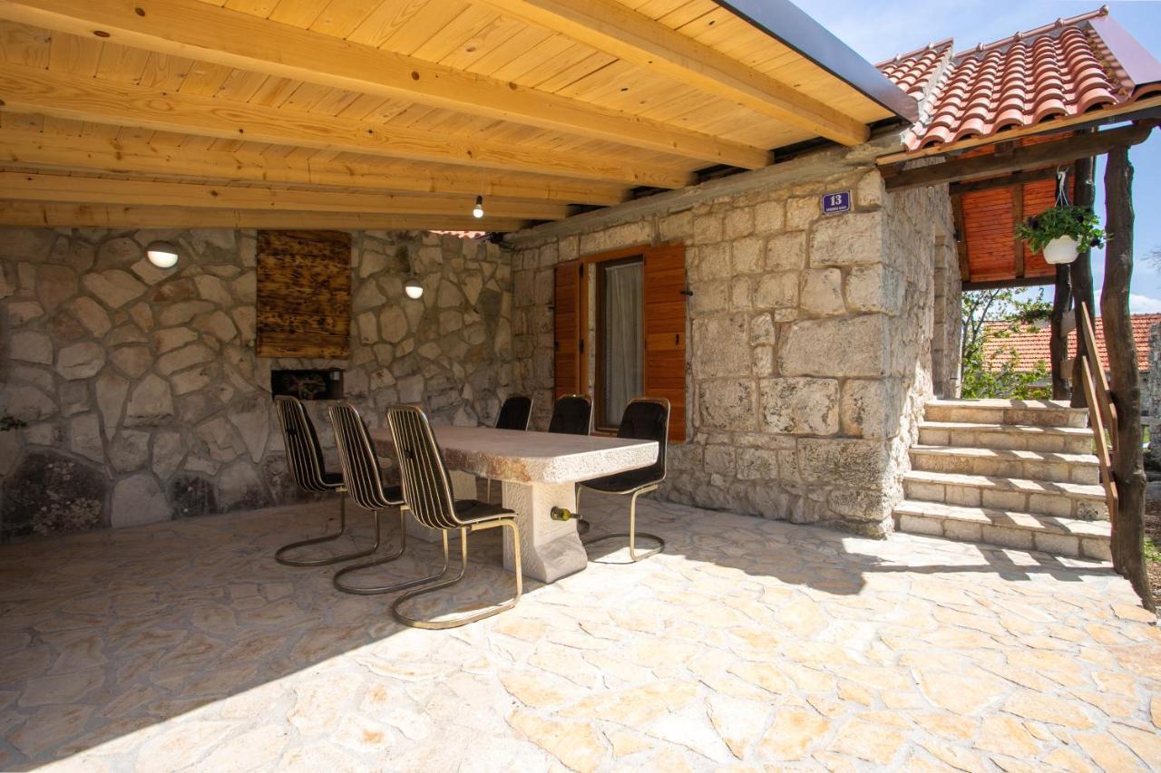 Patakun Holiday Home For 5, With Heated Pool Lecevica Exterior photo