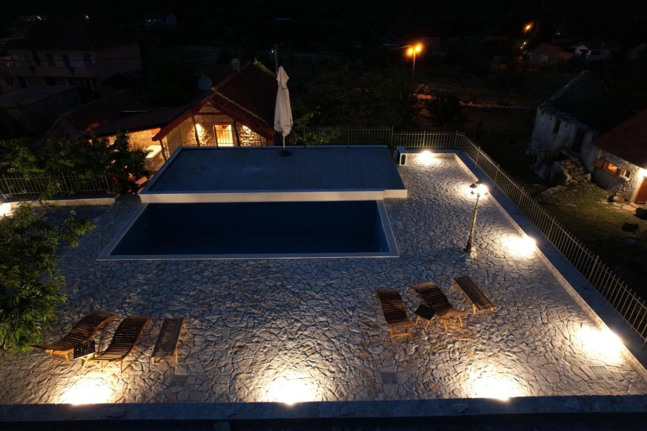 Patakun Holiday Home For 5, With Heated Pool Lecevica Exterior photo