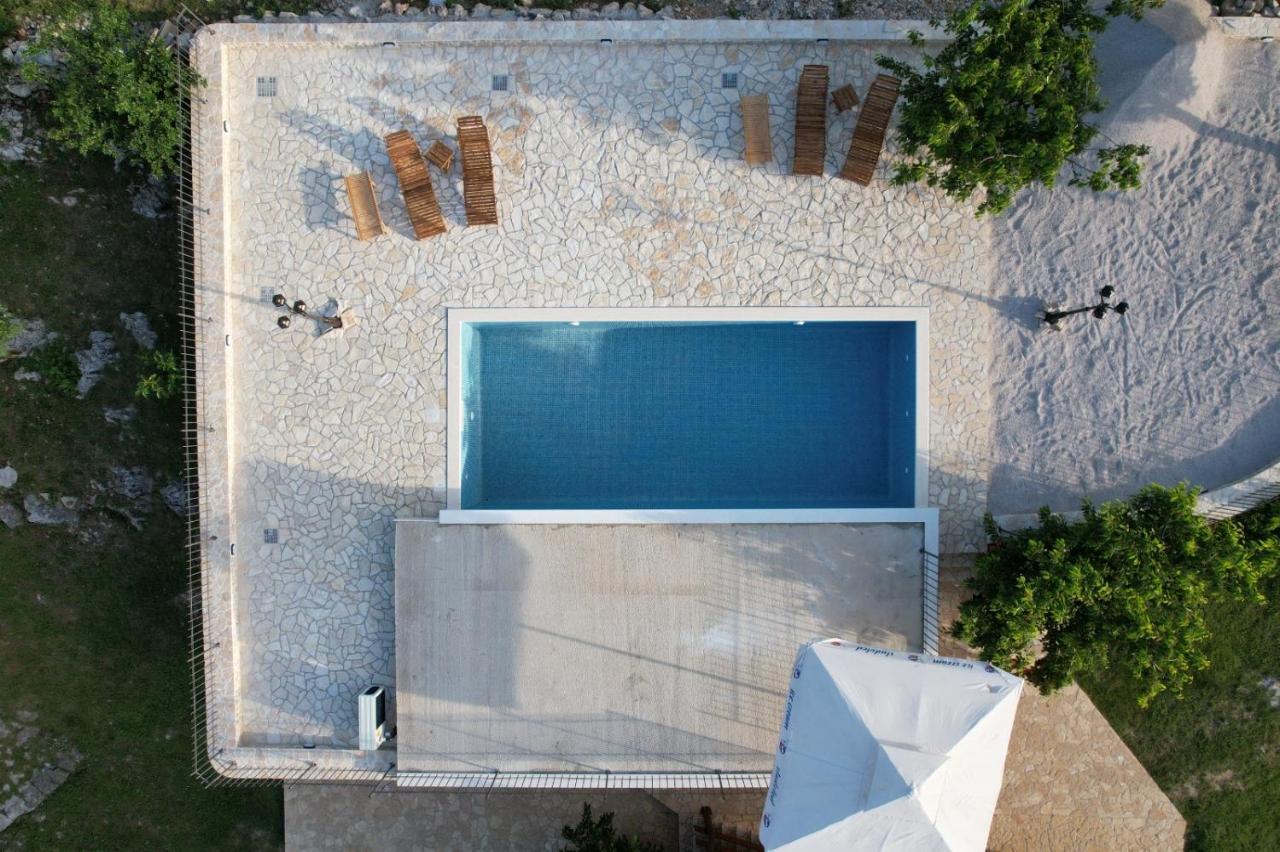 Patakun Holiday Home For 5, With Heated Pool Lecevica Exterior photo