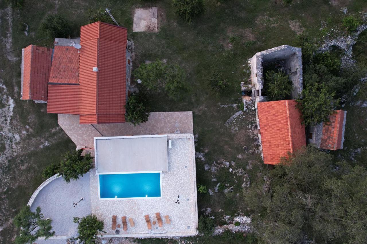 Patakun Holiday Home For 5, With Heated Pool Lecevica Exterior photo