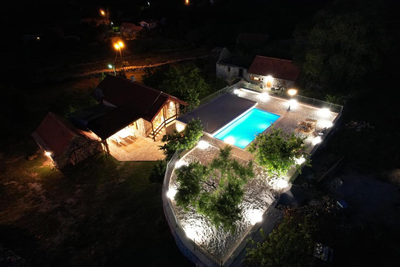 Patakun Holiday Home For 5, With Heated Pool Lecevica Exterior photo