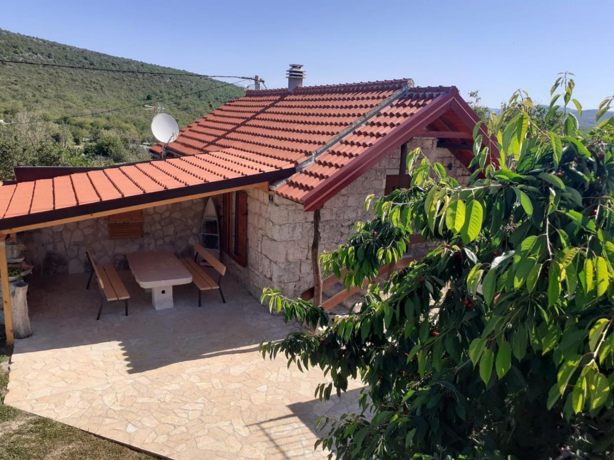 Patakun Holiday Home For 5, With Heated Pool Lecevica Exterior photo
