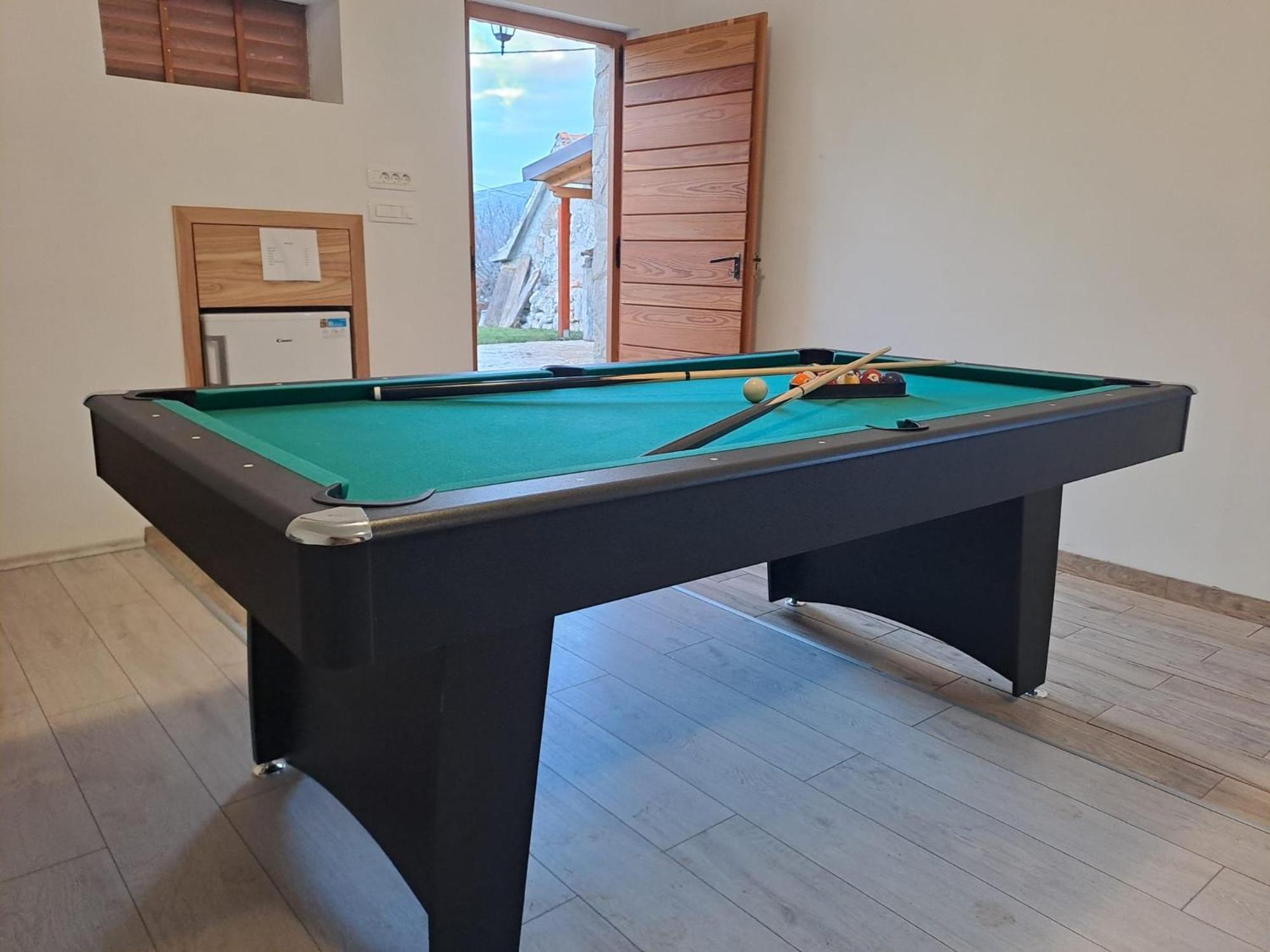 Patakun Holiday Home For 5, With Heated Pool Lecevica Exterior photo